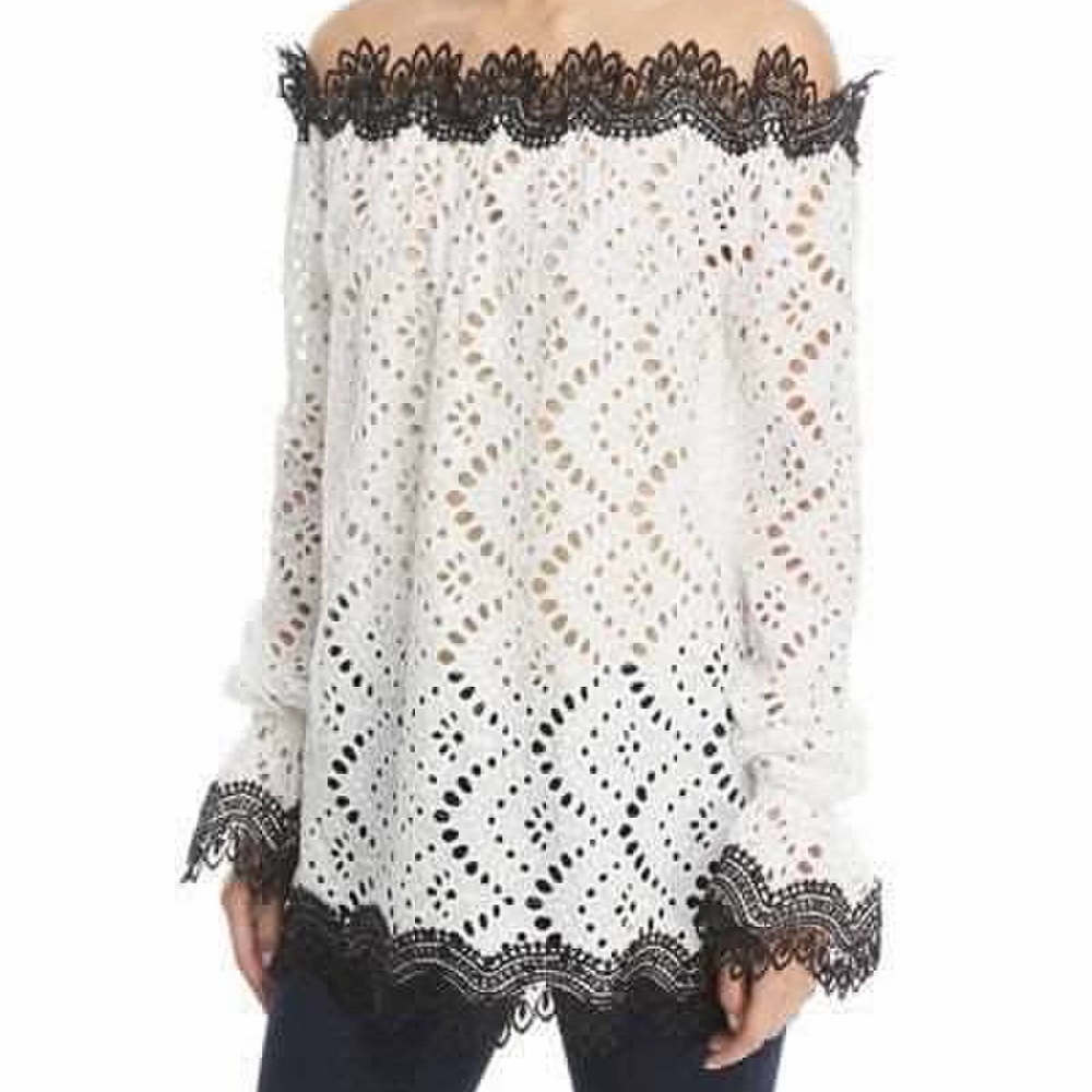 NWT Naeem Khan Lace Pattern Blouse